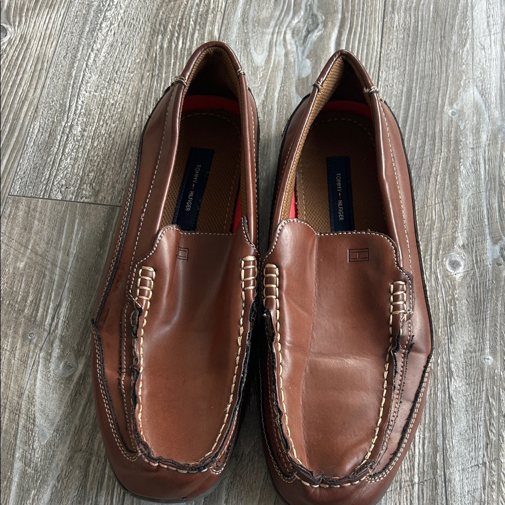 Tommy Hilfiger Men’s Brown Leather Slip-On Loafers with Contrast Stitching